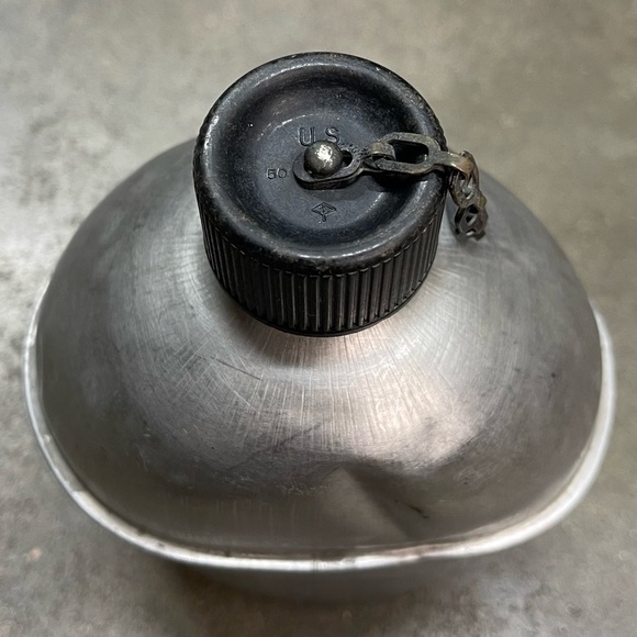 WW2 1943 Dated U.S. Military Canteen Set - Picture 6 of 16